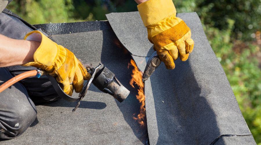 Professional gutter cleaning in Stoy, IL
